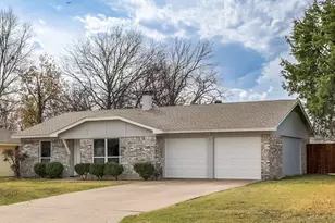 341 NW Summercrest Blvd, Burleson, TX 76028 - Photo 1