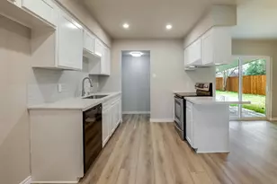 341 NW Summercrest Blvd, Burleson, TX 76028 - Photo 11