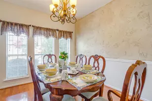 1709 Circle Creek Dr, Lewisville, TX 75067 - Photo 9