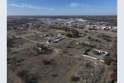 9221 Sunrise Drive, Fort Worth, TX 76134 - Photo 11