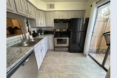 6024 Stoneybrook Drive, Fort Worth, TX 76112 - Photo 3