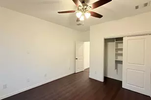 9815 Romo St, Irving, TX 75063 - Photo 15