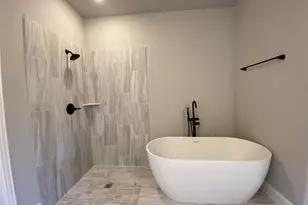 140 Kenilworth Ln, Greenville, TX 75401 - Photo 17