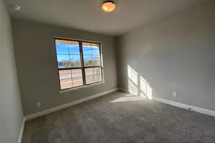 140 Kenilworth Ln, Greenville, TX 75401 - Photo 3