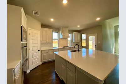 140 Kenilworth Lane, Greenville, TX 75401 - Photo 9