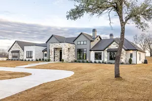 204 Dan Russell Bend, Weatherford, TX 76087 - Photo 3