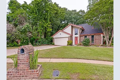 1311 Oak Timber Drive, Euless, TX 76039 - Photo 3