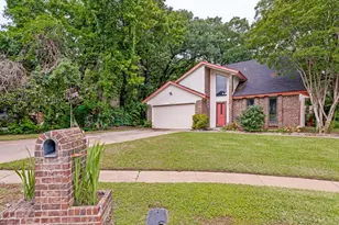1311 Oak Timber Dr, Euless, TX 76039 - Photo 3