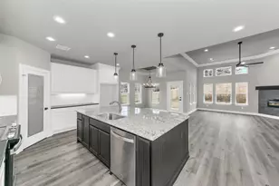 404 Betchan St, Lake Dallas, TX 75065 - Photo 5