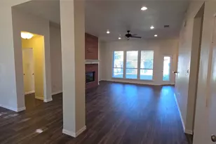 629 Dorchester Ln, Mansfield, TX 76063 - Photo 3