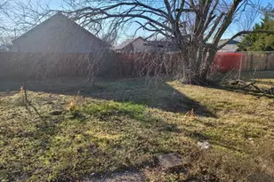 309 Redbud Ln, Wilmer, TX 75172 - Photo 13