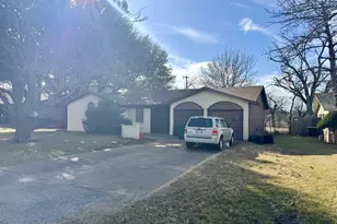 317 N Trail St, Crowley, TX 76036 - Photo 29