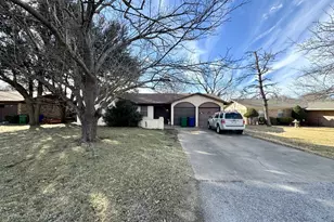 317 N Trail St, Crowley, TX 76036 - Photo 3