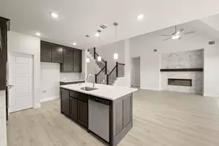 931 Richard Pittmon Dr, DeSoto, TX 75115 - Photo 13