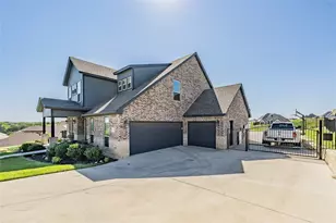 8208 Indian Hills Ct, Benbrook, TX 76126 - Photo 5