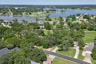 413 Cocopa Dr, Lake Kiowa, TX 76240 - Photo 5