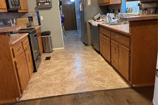 144 Tanglewood Dr, Mabank, TX 75156 - Photo 3