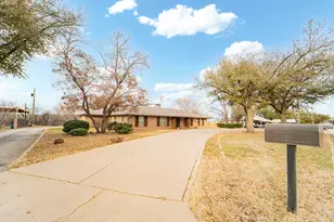 1506 W Elliott St, Breckenridge, TX 76424 - Photo 5