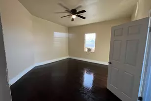 310 N Pleasant St, Hillsboro, TX 76645 - Photo 3