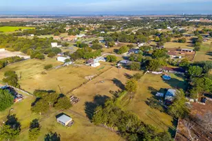 3401 Camaro Dr, Crowley, TX 76036 - Photo 5