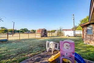 3401 Camaro Dr, Crowley, TX 76036 - Photo 33