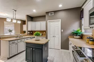 1922 Hidden Trail Dr, Lewisville, TX 75067 - Photo 15