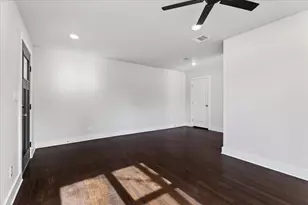 806 Denton, Denton, TX 76201 - Photo 5