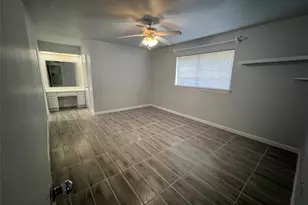 1911 Primrose Ln, Arlington, TX 76014 - Photo 9