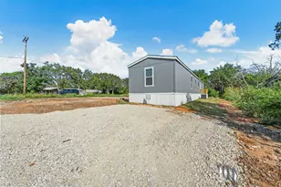 2720 Cypress St, Granbury, TX 76048 - Photo 7