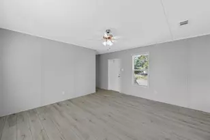 2720 Cypress St, Granbury, TX 76048 - Photo 27