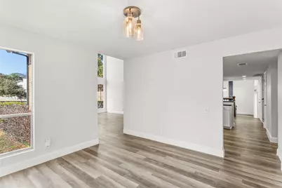 3210 Coronado Street, Irving, TX 75062 - Photo 9