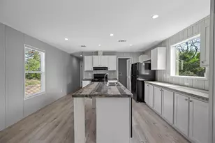 2723 Cypress St, Granbury, TX 76048 - Photo 25