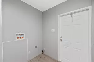 2723 Cypress St, Granbury, TX 76048 - Photo 19