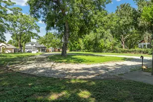 1504 Maple St, Irving, TX 75060 - Photo 33