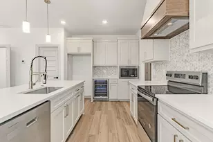 5812 Belaire Cir, Granbury, TX 76048 - Photo 11