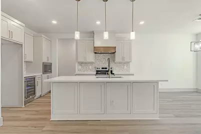 5812 Belaire Circle, Granbury, TX 76048 - Photo 3