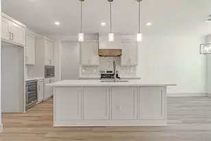 5812 Belaire Cir, Granbury, TX 76048 - Photo 3