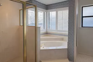 2005 Hunter Glade Ln, Arlington, TX 76012 - Photo 9