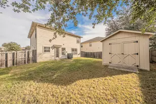 1906 Beach Dr, Dallas, TX 75051 - Photo 5