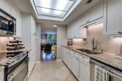 3621 Turtle Creek Boulevard #2L, Dallas, TX 75219 - Photo 9