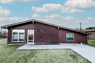 702 E Decatur Street, Bowie, TX 76230 - Photo 1