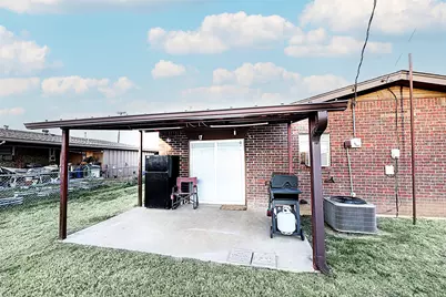 702 E Decatur Street, Bowie, TX 76230 - Photo 29