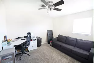 702 E Decatur St, Bowie, TX 76230 - Photo 23