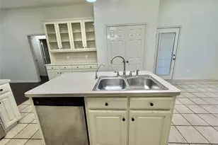 321 Tanglewood St, Denton, TX 76207 - Photo 11