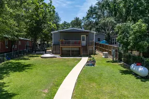 136 Thunderbird Dr, Mabank, TX 75156 - Photo 5