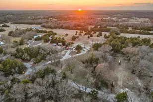 1325 Reynolds Rd, Whitewright, TX 75491 - Photo 37