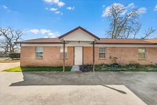 112 Del Rio Ave, Benbrook, TX 76126 - Photo 5