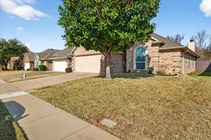 8257 Edgepoint Tr, Fort Worth, TX 76053 - Photo 3