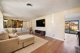 810 Danish Dr, Grand Prairie, TX 75050 - Photo 11