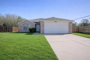 5517 Londonderry Ct, Arlington, TX 76018 - Photo 1